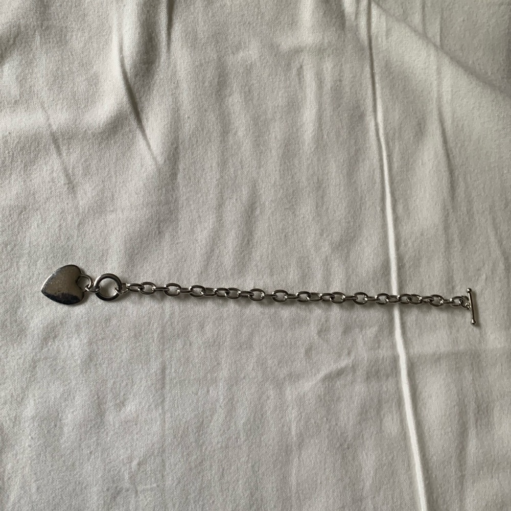 Chain link silver heart toggle bracelet